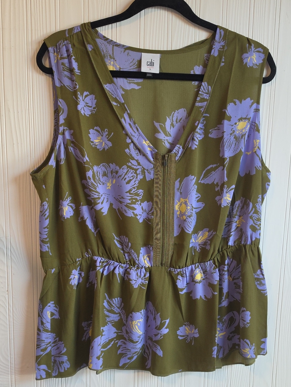 NWOT CAbi Olive Green Purple Flower Sleeveless Blouse L #4184